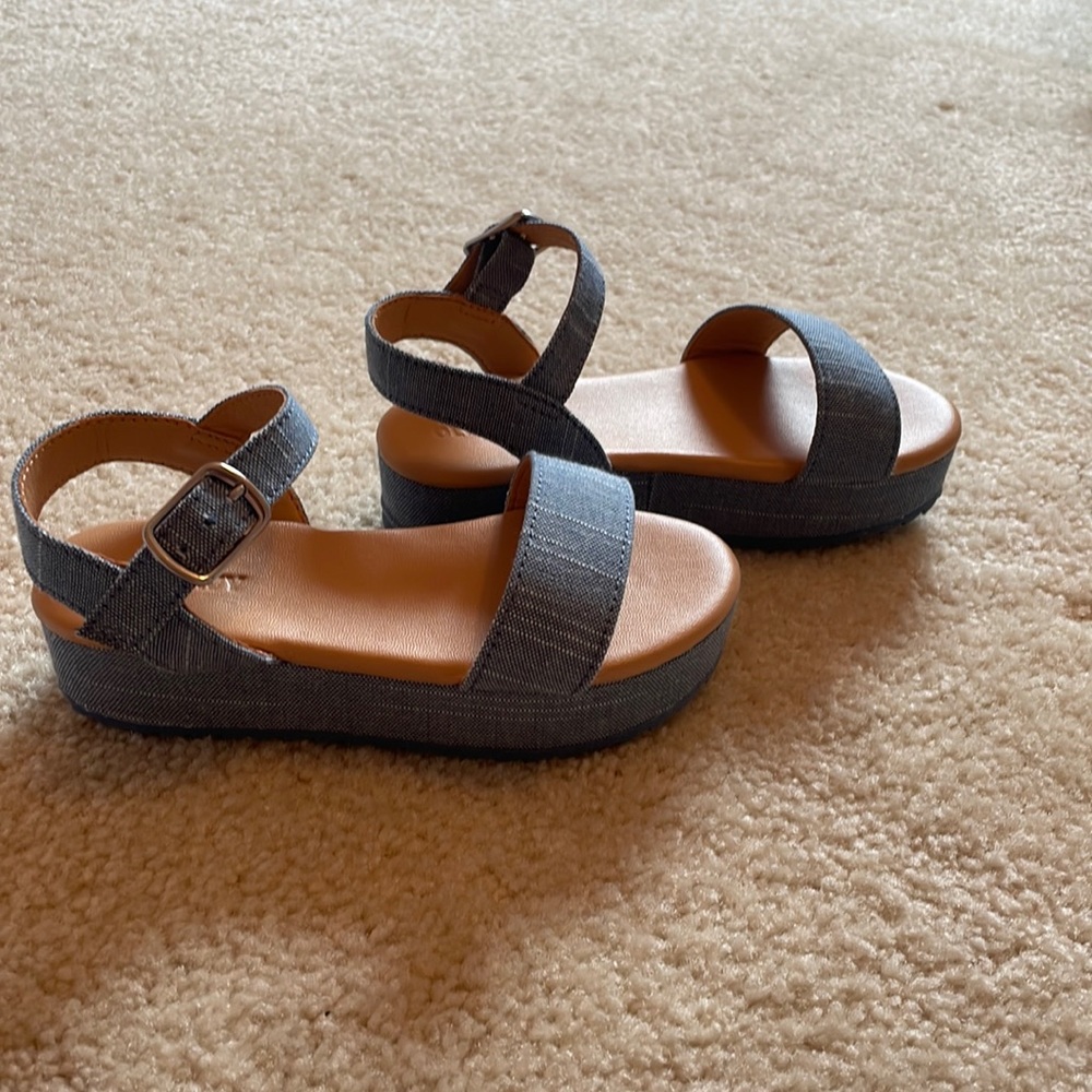 NWOT size 12 blue sandals
